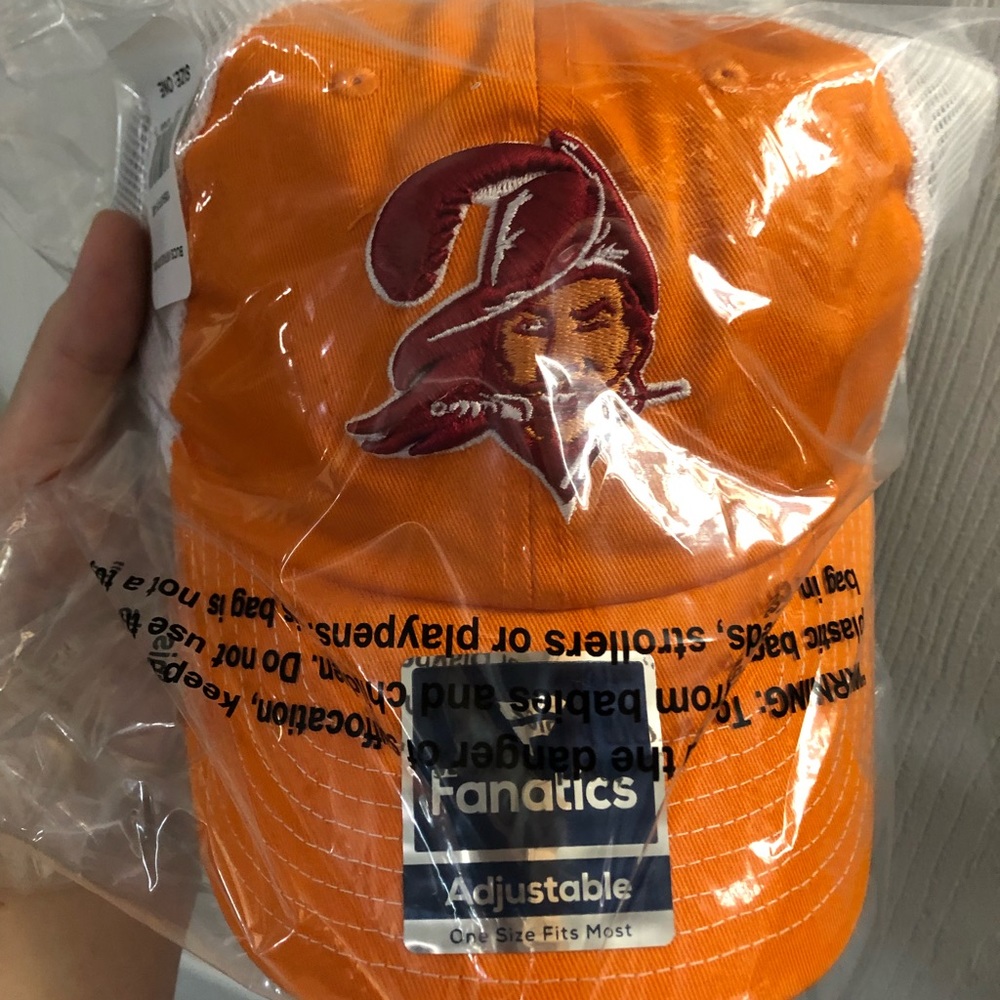 Tampa bay Buccaneers vintage logo adjustable hat. New